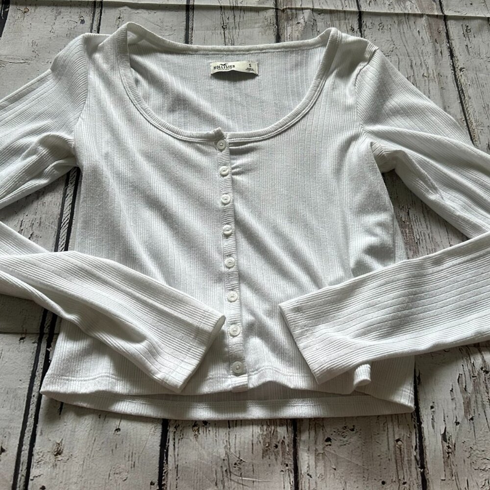 Hollister Women/Junior Crop Shirt size Small
